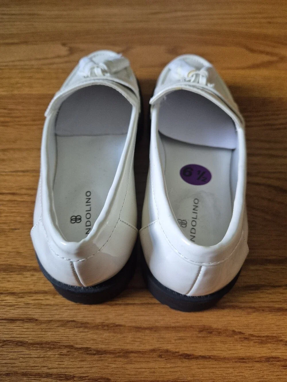 Bandolino White Patent Tassel Loafers, size 6,5 NWOB